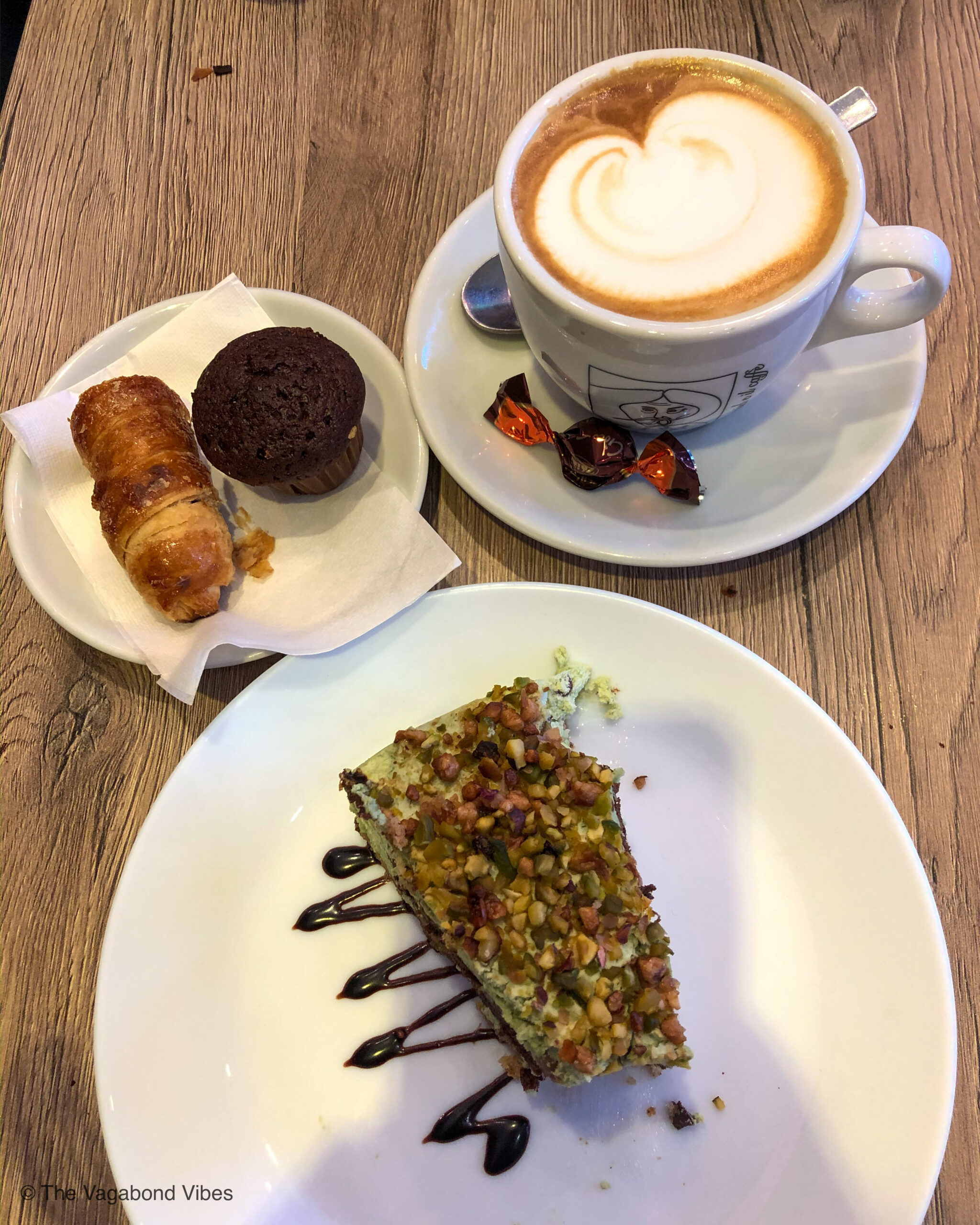 Cafe in Milano, Italy, Coffee, Pista Pastry